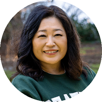 Julie Kang headshot